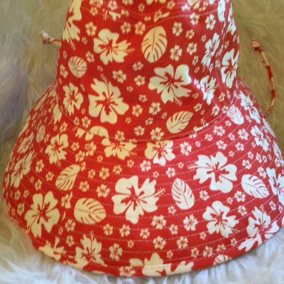 Rare lack of color hibiscus bucket hat